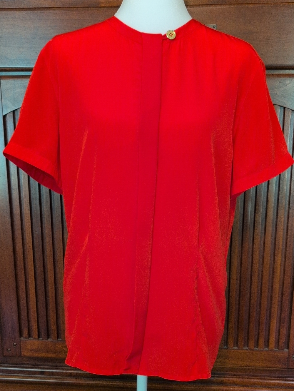 Jones New York Vibrant Red Short-Sleeve Button-Accent Blouse